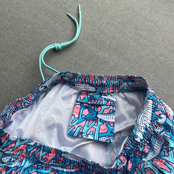 VINEYARD VINES fish print men’s swim trunks size M pink blue - Picture 10 of 17